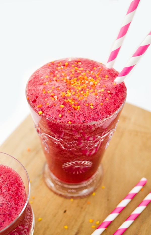 Winter berry smoothie