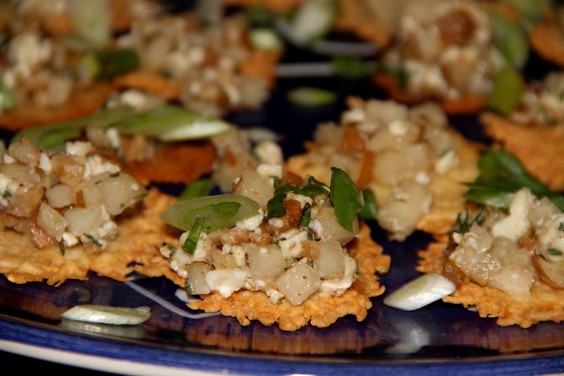 Winter bliss--Parmesan crackers with pear, Gorgonzola and walnuts