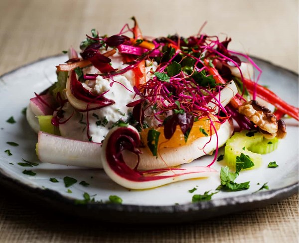 Winter leaf salad with feta cream