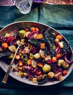 Winter pomegranate panzanella