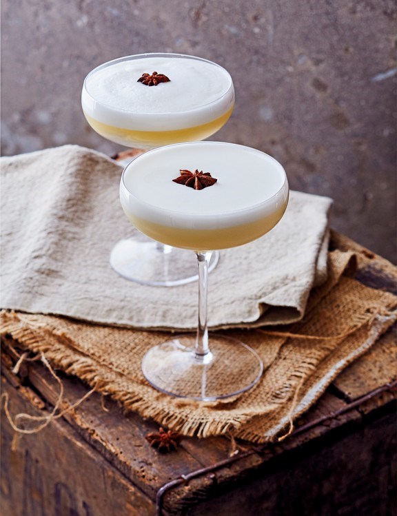 Winter-spiced pear cocktail