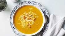 Winter squash soup (Soupe au potiron)