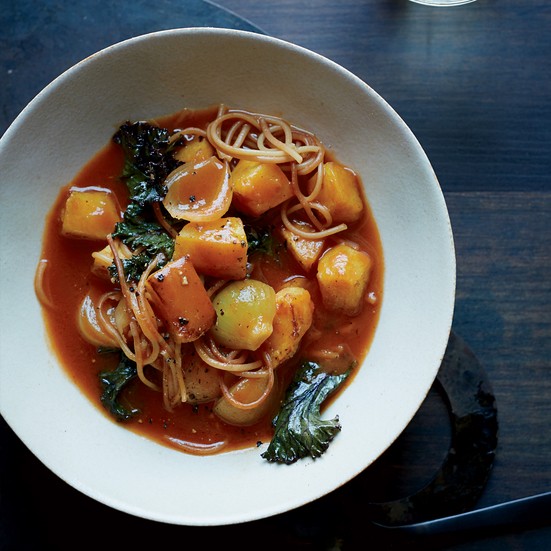 Winter squash soup with kale and fideos