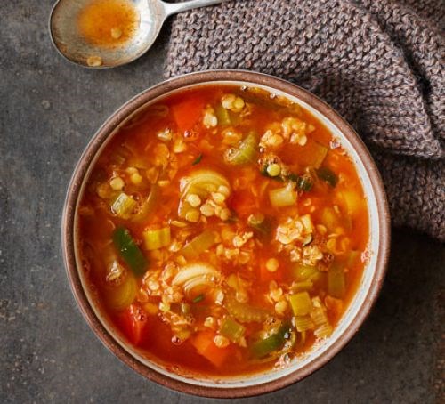 Winter vegetable & lentil soup 