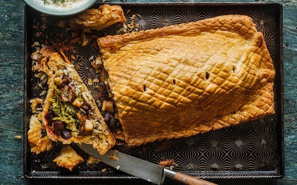Winter vegetable pie with dill cream 