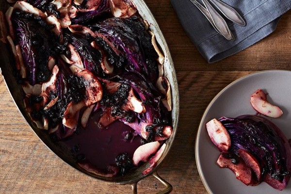 Wintery braised red cabbage