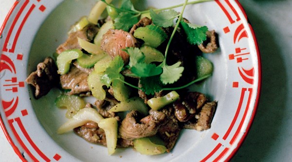 Wok-fried black pepper beef and celery