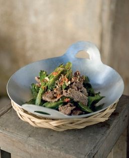 Wok-tossed beef with winged beans (Bò xào dâu rông)