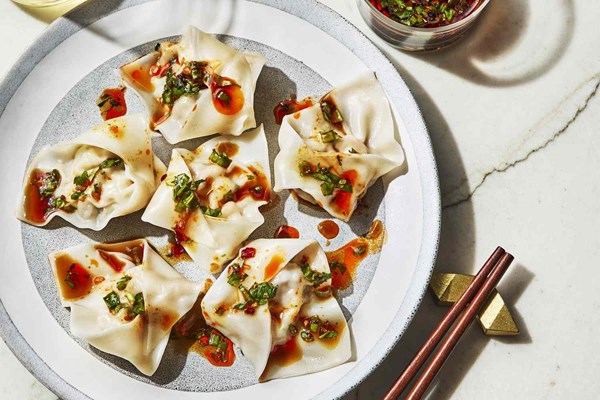 Wontons with hot and sour sauce