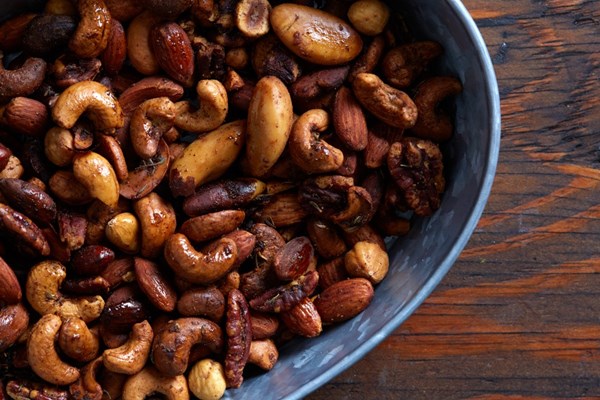 Wood-smoked mixed nuts