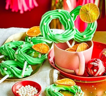 Wreath meringue lollies