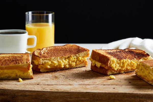 Wylie Dufresne's soft-scrambled egg grilled cheese