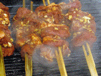 Xinjiang style lamb kebabs (Xīnjiāng yángròu chuàn / 新疆羊肉串)