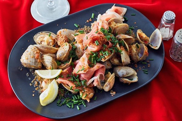 XO Cloudy Bay clams Casino