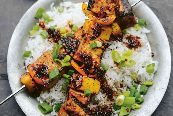 Yakitori tofu, pineapple and red pepper [kebabs]