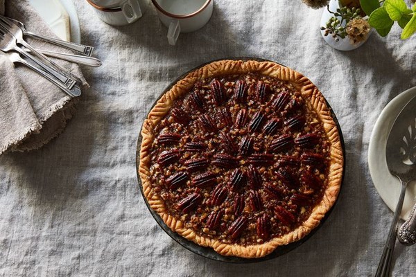 Yankee Magazine's pumpkin pie with pecan crunch
