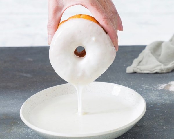 Yeast doughnuts with vanilla bean icing