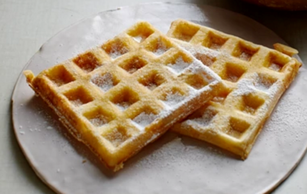 Yeasty breakfast waffles