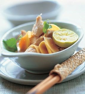 Yellow chicken curry