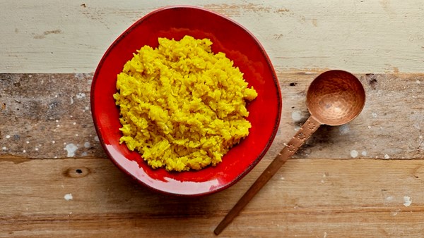 Yellow coconut rice (Nasi kuning)