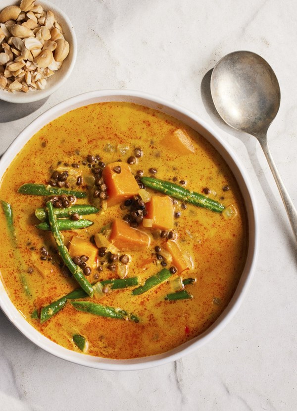 Yellow curry lentil soup