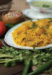 Yellow rice with potatoes (Taheri)