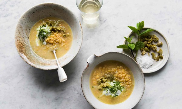 Yellow split pea stew with green olives 