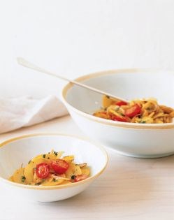 Yellow squash with grape tomatoes (Zucchine gialle con i ciliegini)