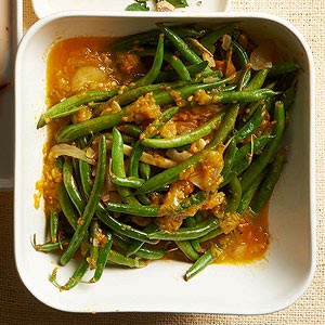 Yellow tomato braised beans