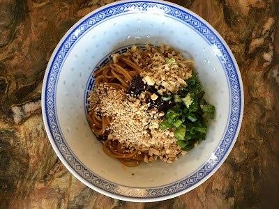  Yibin nutty noodles (Yïbīn ránmiàn / 宜賓燃麵)