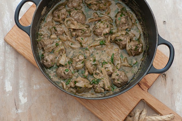 Yoghurt & kofta curry