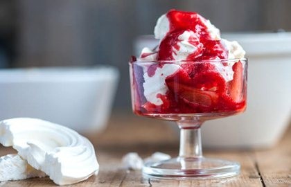 Yoghurt and vanilla Eton mess