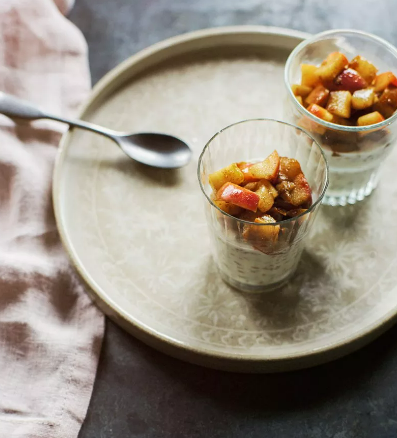 Yoghurt bowls: gut-friendly