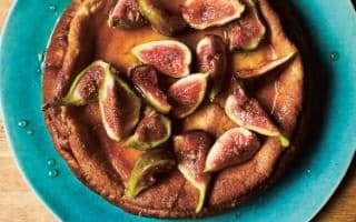 Yoghurt cake with poached figs