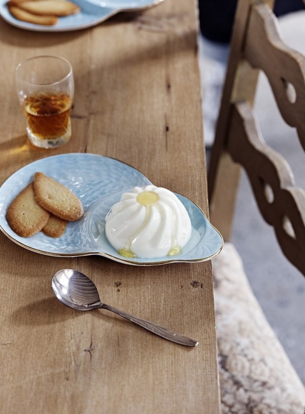 Yoghurt, lime and honey panna cotta