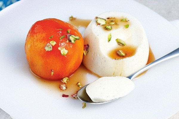 Yoghurt pannacottas with Masala peaches