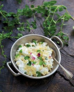 Yogurt + Persian shallot dip (Mast-o musir)