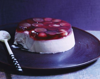 Yogurt and brown-sugar panna cotta with grape gelée