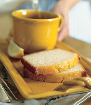 Yogurt cake with marmalade glaze