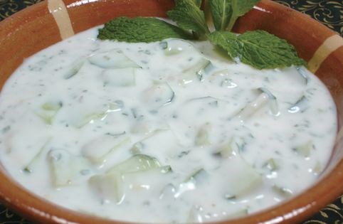 Yogurt-cucumber salad (Laban bi khyar)