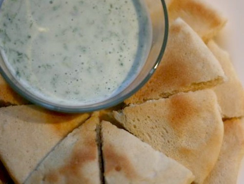 Yogurt dip with pita chips