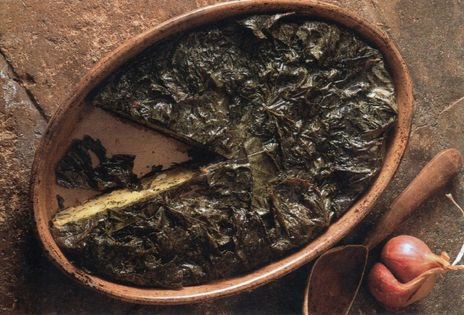Yogurt pie with vine leaves (Yaourtopita tis dramas)
