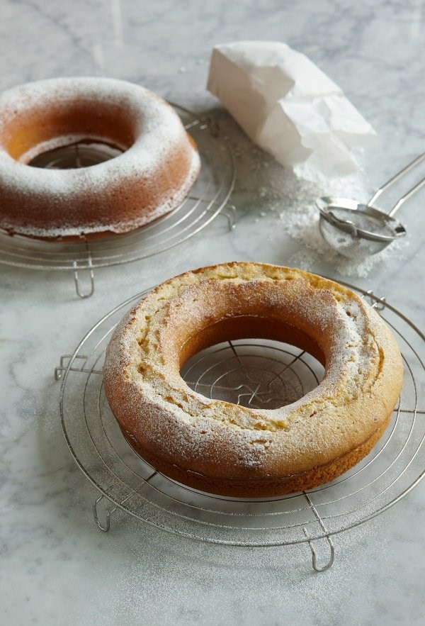 Yogurt pot cake