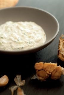 Yogurt with garlic, cucumber & dill (Kisolo mleko so pechen luk)