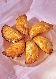 Young coconut pudding pie (Buko hand pie)