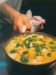 Young onions with goat’s cheese and marjoram