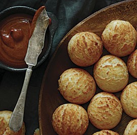 Yuca bread with queso fresco (Pan de yuca)