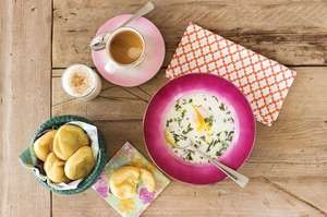 Yuca buns and oatmeal breakfast shake