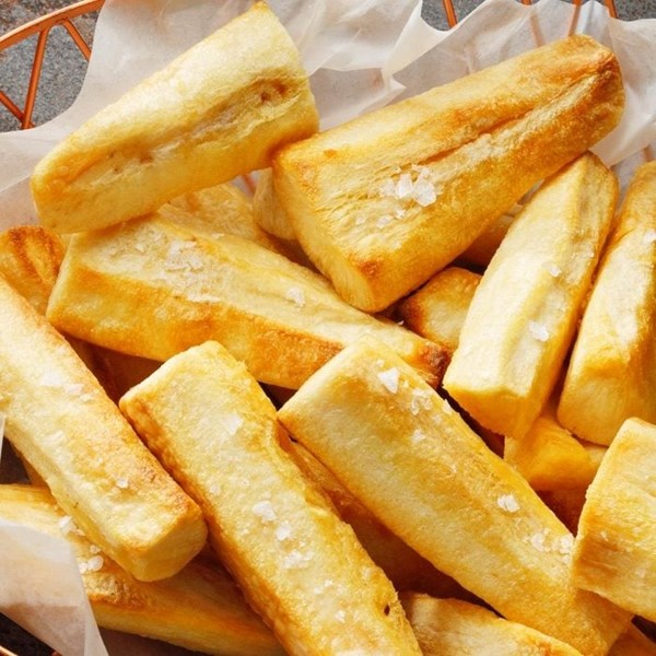 Yuca frita con mojo