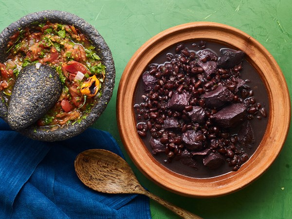 Yucatán-style pork and black beans (Frijol con puerco Yucateco)